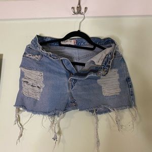 12th Tribe Vintage Levi’s Thrasher Shorts, 25W